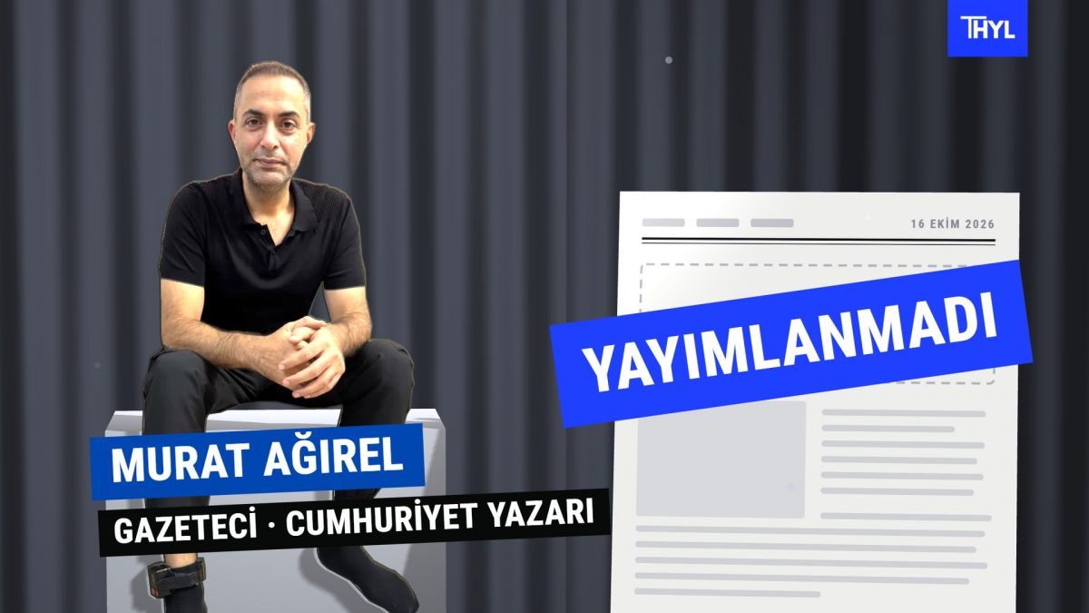 Kelepçeli Murat Ağırel ve yanında YAYIMLANMADI damgalı boş gazete sayfası. Sayfa temsilîdir.